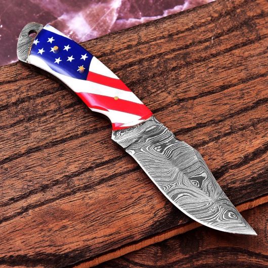 "Unique twist pattern on the clip point blade - premium 8-inch hunting knife."