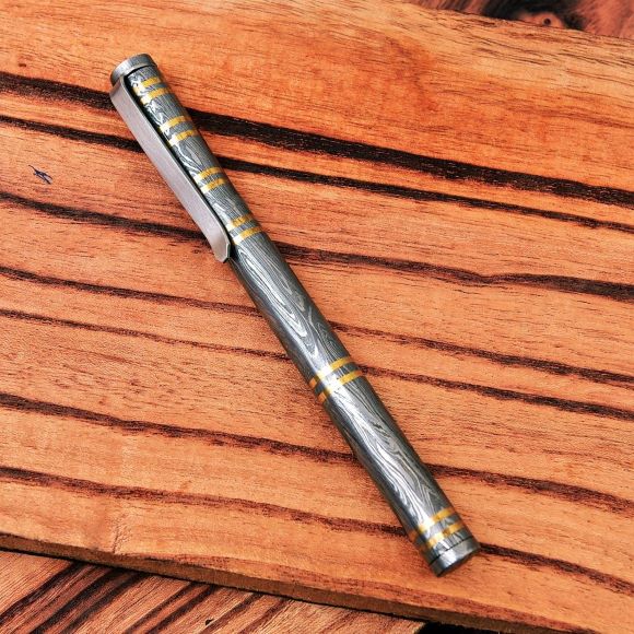 Handcrafted Brass Pen - Damascus Steel Elegance for an Exceptional Writing Experience.