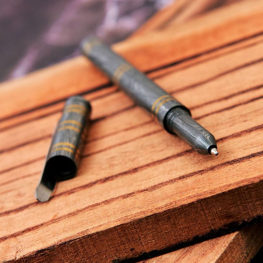 Luxury Brass and Damascus Steel Pen - Meticulously Crafted for a Distinctive Touch.