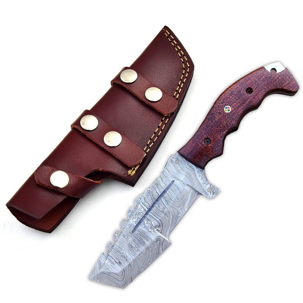 Knife and leather sheath product display on white background – DXH-1101