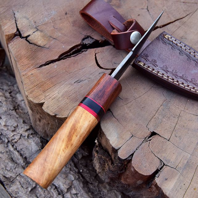 full tang damascus steel skinner knife with ergonomic olive wood grip