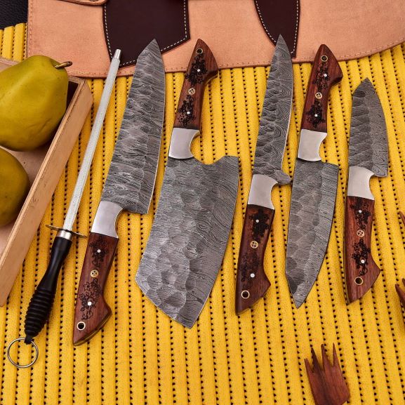 "Artistic Damascus Steel Chef Set - The Ideal Gift for Him, Her, and Culinary Enthusiasts"