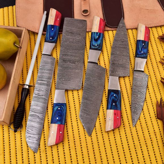 "Exceptional Twist Pattern Damascus Kitchen Knife Set- Unique Design Culinary Tool"